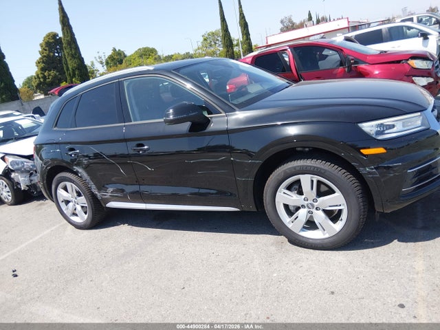 WA1ANAFY6J2001033 Audi Q5 2.0t Premium/2.0t Tech Premium