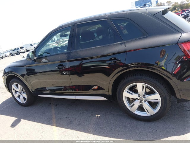 WA1ANAFY6J2001033 Audi Q5 2.0t Premium/2.0t Tech Premium