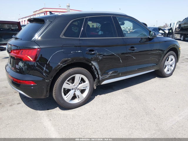 WA1ANAFY6J2001033 Audi Q5 2.0t Premium/2.0t Tech Premium