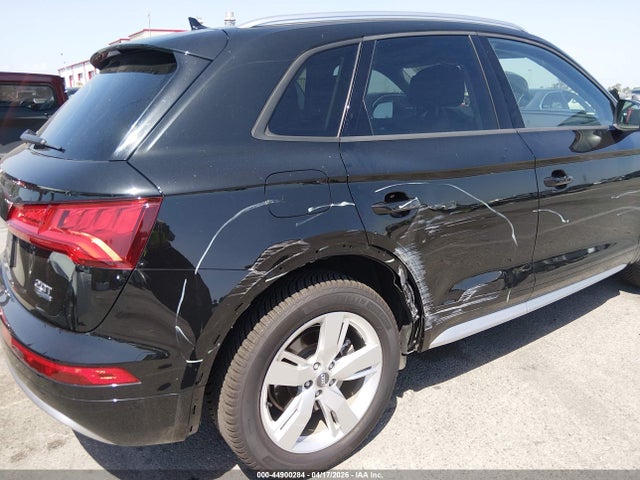 WA1ANAFY6J2001033 Audi Q5 2.0t Premium/2.0t Tech Premium