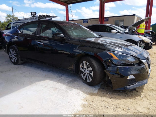 44900292 :رقم المزاد ، 1N4BL4BV8NN385002 vin ، 2022 Nissan Altima S Fwd مزاد بيع
