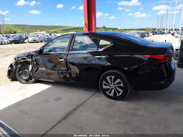 44900292 :رقم المزاد ، 1N4BL4BV8NN385002 vin ، 2022 Nissan Altima S Fwd مزاد بيع