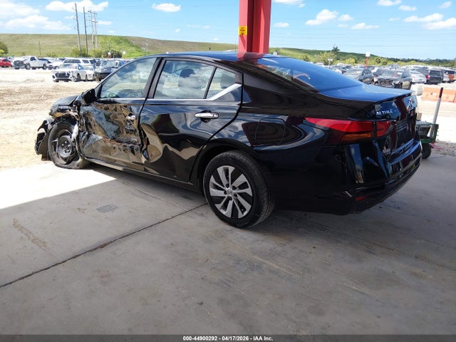 44900292 :رقم المزاد ، 1N4BL4BV8NN385002 vin ، 2022 Nissan Altima S Fwd مزاد بيع