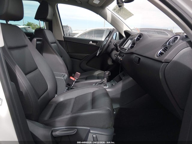 44900325 :رقم المزاد ، WVGSV7AX2HK012287 vin ، 2017 Volkswagen Tiguan 2.0t Wolfsburg Edition مزاد بيع