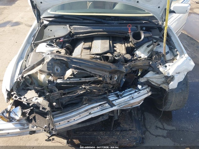 2004 Bmw 330i მანქანა იყიდება აუქციონზე, vin: WBAEV534X4KM34985, აუქციონის ნომერი: 44900404
