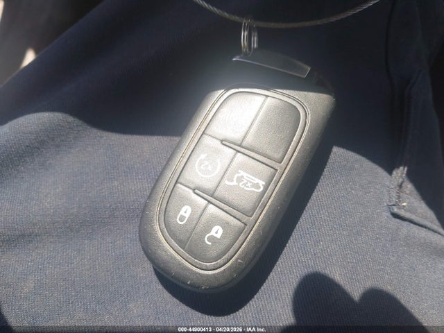 Продажа на аукционе авто 2015 Jeep Cherokee Latitude, vin: 1C4PJMCS9FW614521, номер лота: 44900413