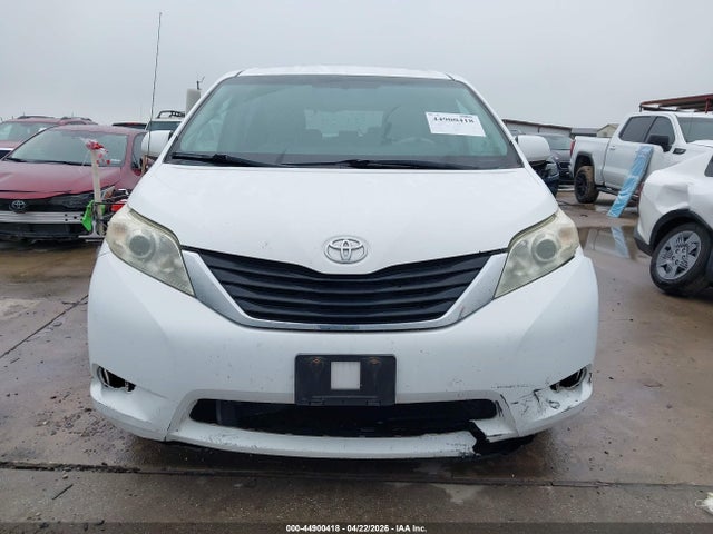 2014 Toyota Sienna Le V6 8 Passenger მანქანა იყიდება აუქციონზე, vin: 5TDKK3DC2ES410134, აუქციონის ნომერი: 44900418