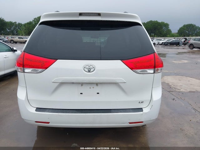 2014 Toyota Sienna Le V6 8 Passenger მანქანა იყიდება აუქციონზე, vin: 5TDKK3DC2ES410134, აუქციონის ნომერი: 44900418