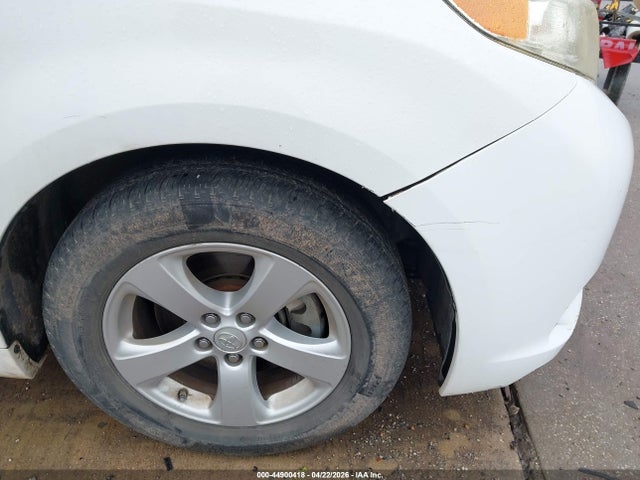 2014 Toyota Sienna Le V6 8 Passenger მანქანა იყიდება აუქციონზე, vin: 5TDKK3DC2ES410134, აუქციონის ნომერი: 44900418