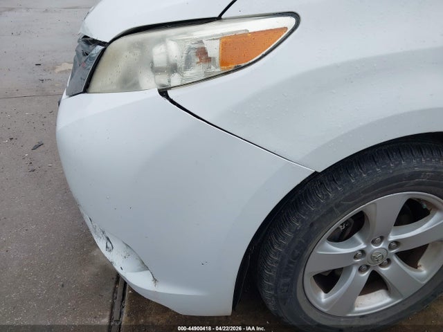 2014 Toyota Sienna Le V6 8 Passenger მანქანა იყიდება აუქციონზე, vin: 5TDKK3DC2ES410134, აუქციონის ნომერი: 44900418