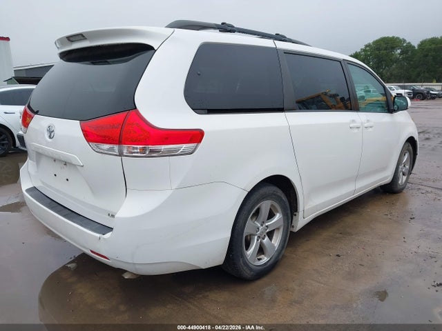 2014 Toyota Sienna Le V6 8 Passenger მანქანა იყიდება აუქციონზე, vin: 5TDKK3DC2ES410134, აუქციონის ნომერი: 44900418