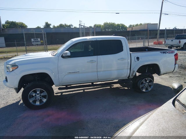 Продаж на аукціоні авто 2016 Toyota Tacoma Trd Sport, vin: 5TFCZ5AN8GX006284, номер лоту: 44900597