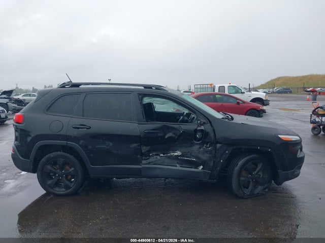 1C4PJLCB2JD560509 Jeep Cherokee Latitude Fwd