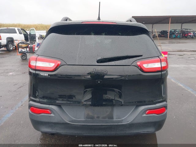 1C4PJLCB2JD560509 Jeep Cherokee Latitude Fwd