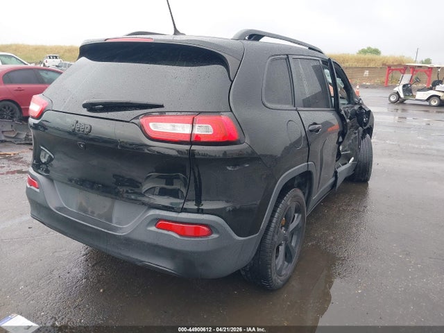 1C4PJLCB2JD560509 Jeep Cherokee Latitude Fwd