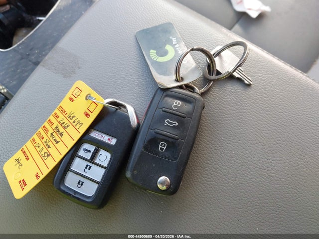 44900689 :رقم المزاد ، 1HGCV2F9XJA021158 vin ، 2018 Honda Accord Touring 2.0t مزاد بيع