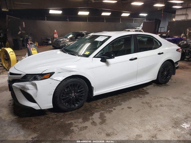 2020 Toyota Camry Se Nightshade Edition მანქანა იყიდება აუქციონზე, vin: 4T1G11AK4LU347311, აუქციონის ნომერი: 44900740