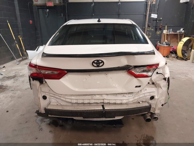 2020 Toyota Camry Se Nightshade Edition მანქანა იყიდება აუქციონზე, vin: 4T1G11AK4LU347311, აუქციონის ნომერი: 44900740