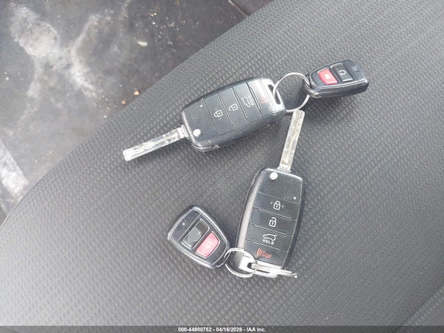 2015 Kia Sorento Lx მანქანა იყიდება აუქციონზე, vin: 5XYKT4A69FG635165, აუქციონის ნომერი: 44900752