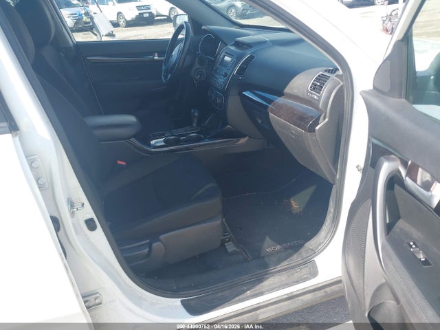 2015 Kia Sorento Lx მანქანა იყიდება აუქციონზე, vin: 5XYKT4A69FG635165, აუქციონის ნომერი: 44900752