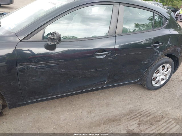Продаж на аукціоні авто 2015 Mazda Mazda3 I Sport, vin: 3MZBM1K70FM201137, номер лоту: 44900856