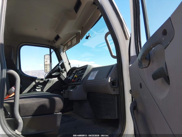 1FUJC5DV5GHHN6073 Freightliner M2 112 Medium Duty