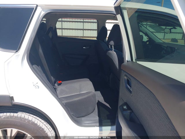44900923 :رقم المزاد ، 5N1BT3BA8PC902181 vin ، 2023 Nissan Rogue Sv Fwd مزاد بيع