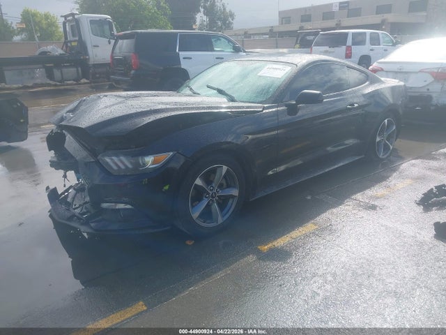 Ford Mustang V6 2015 1FA6P8AM9F5409055 Image 2