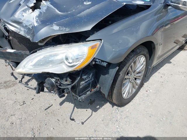 Продажа на аукционе авто 2013 Chrysler 200 Limited, vin: 1C3BCBFG0DN701070, номер лота: 44900932