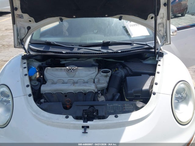Продажа на аукционе авто 2010 Volkswagen New Beetle 2.5l, vin: 3VWPG3AG7AM017445, номер лота: 44900957