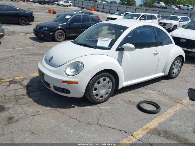 Продажа на аукционе авто 2010 Volkswagen New Beetle 2.5l, vin: 3VWPG3AG7AM017445, номер лота: 44900957