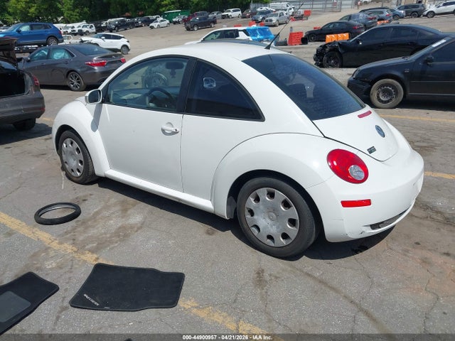 Продажа на аукционе авто 2010 Volkswagen New Beetle 2.5l, vin: 3VWPG3AG7AM017445, номер лота: 44900957