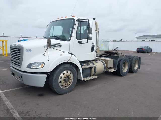 Freightliner M2 112 2017 1FUJC5DVXHHJF0195 Image 2