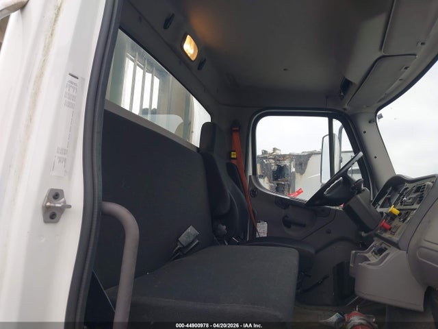 Freightliner M2 112 2017 1FUJC5DVXHHJF0195 Image 8