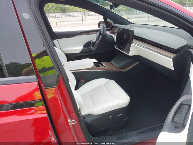 2022 Tesla Model X Dual Motor All-wheel Drive მანქანა იყიდება აუქციონზე, vin: 7SAXCBE55NF343159, აუქციონის ნომერი: 44901029