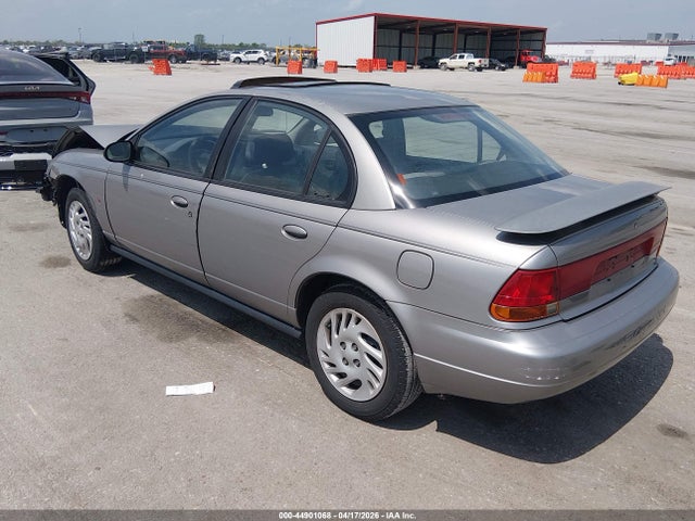 44901068 :رقم المزاد ، 1G8ZK5278WZ138232 vin ، 1998 Saturn Sl2 مزاد بيع