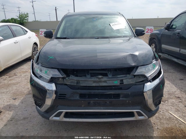 JA4AD3A31KZ043807 Mitsubishi Outlander Se