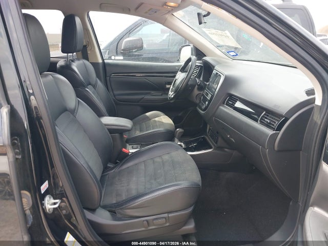 JA4AD3A31KZ043807 Mitsubishi Outlander Se