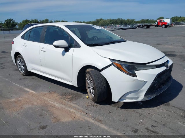 44901093 :رقم المزاد ، 5YFEPMAE9MP180397 vin ، 2021 Toyota Corolla Le مزاد بيع
