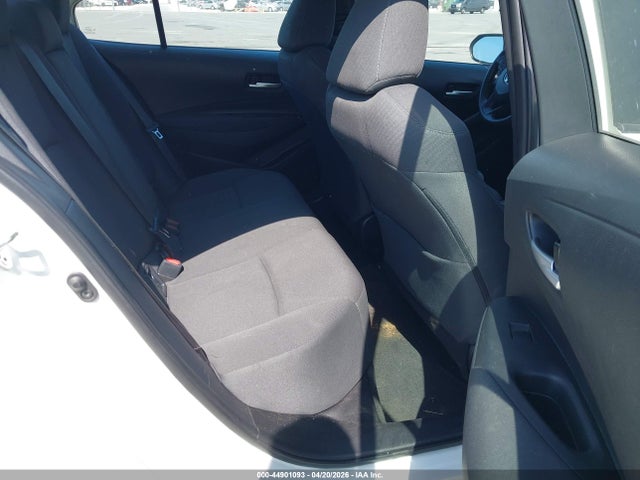 44901093 :رقم المزاد ، 5YFEPMAE9MP180397 vin ، 2021 Toyota Corolla Le مزاد بيع
