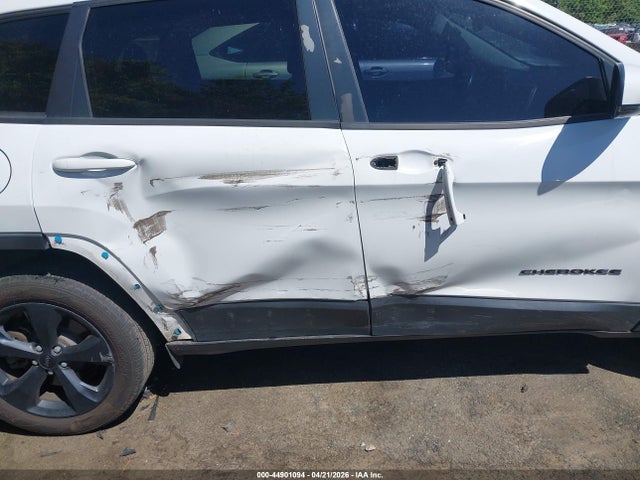 Продажа на аукционе авто 2017 Jeep Cherokee High Altitude Fwd, vin: 1C4PJLDS1HW561535, номер лота: 44901094