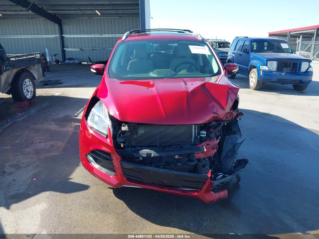 1FMCU9J98EUB72243 Ford Escape Titanium