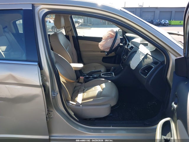 Продажа на аукционе авто 2011 Chrysler 200 Limited, vin: 1C3BC2FG3BN500146, номер лота: 44901192