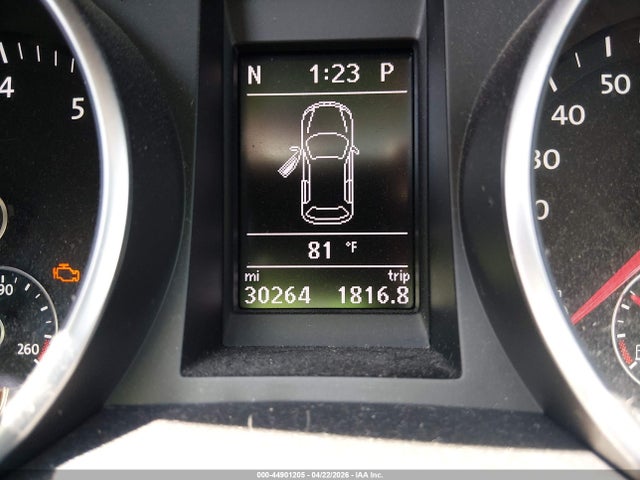 44901205 :رقم المزاد ، WVWDB7AJ7EW002733 vin ، 2014 Volkswagen Golf 2.5l مزاد بيع