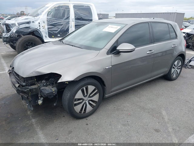 WVWKP7AU3GW917231 Volkswagen E-golf Se