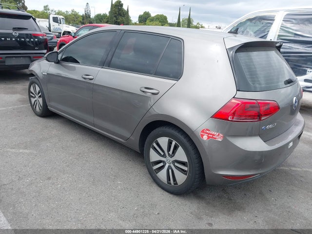 WVWKP7AU3GW917231 Volkswagen E-golf Se