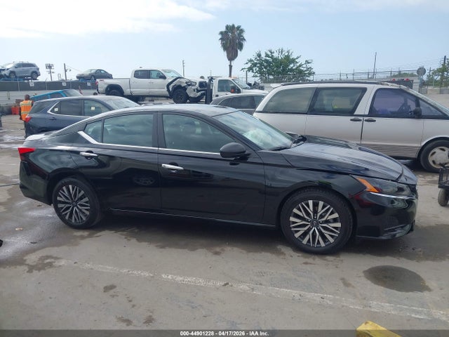 1N4BL4DV3SN332782 Nissan Altima Sv Fwd