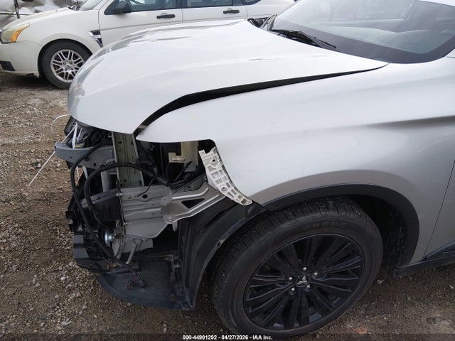 Продаж на аукціоні авто 2020 Mitsubishi Outlander Le 2.4 S-awc, vin: JA4AZ3A3XLJ001282, номер лоту: 44901292