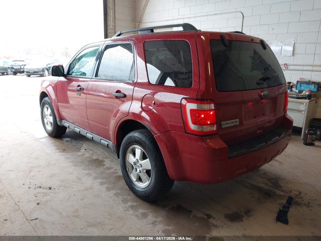 2011 FORD ESCAPE 1FMCU0D77BKB36475 Photo 2