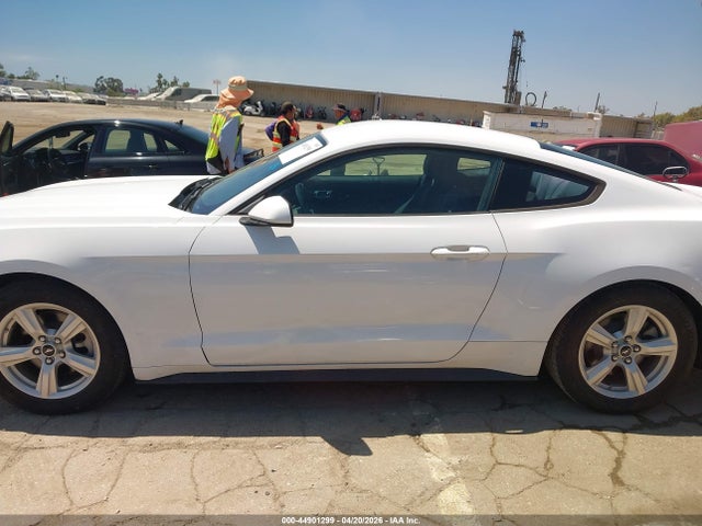 Ford Mustang V6 2017 1FA6P8AM8H5213868 Image 14